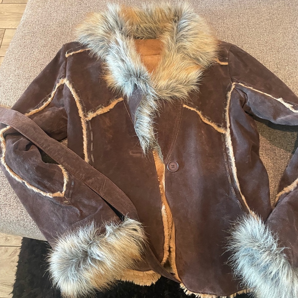 Brown Faux Fur Trimmed Women's Jacket.   Worn a few times